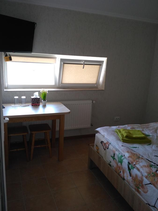 Motel Lutsk Bagian luar foto