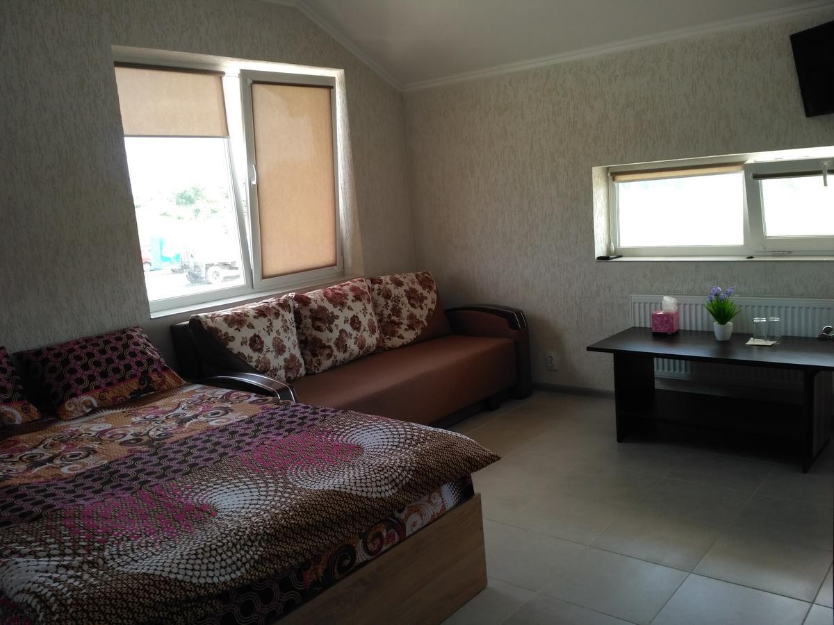 Motel Lutsk Bagian luar foto