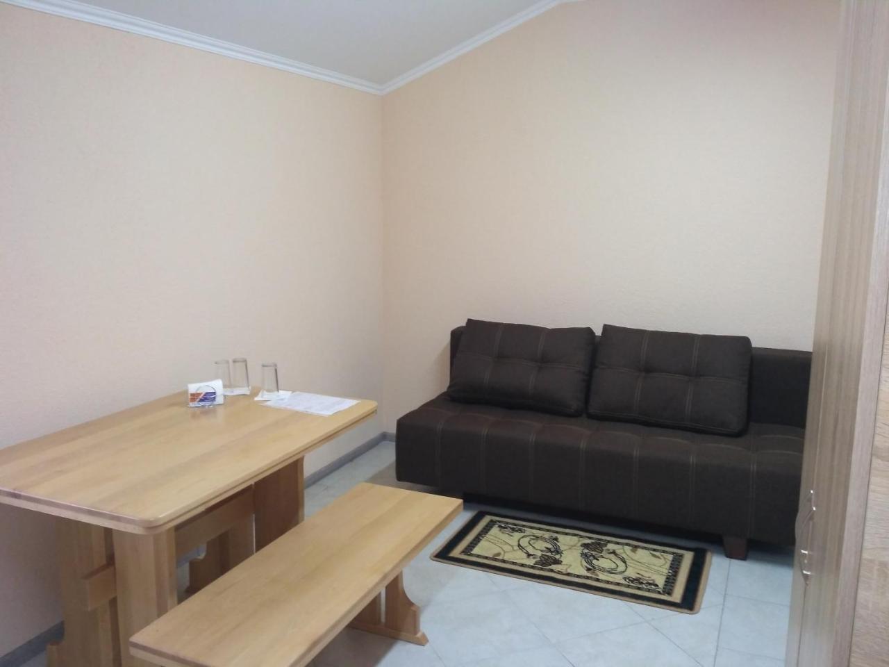 Motel Lutsk Bagian luar foto